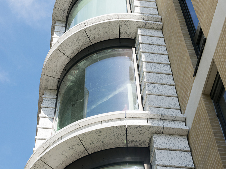  Vicarage Gate 02.jpg 